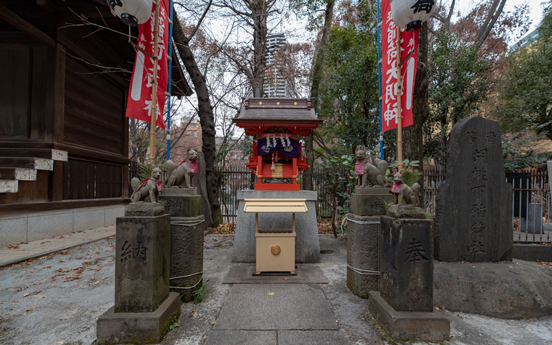 十二社熊野神社の稲荷神社