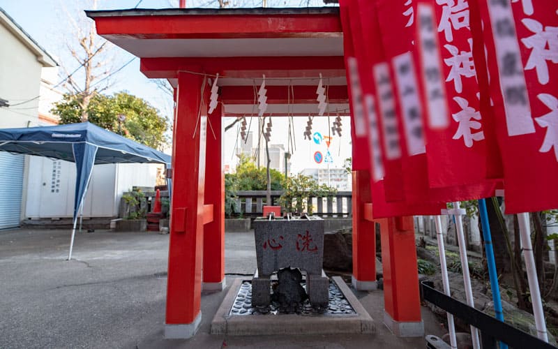 元徳稲荷神社の手水舎