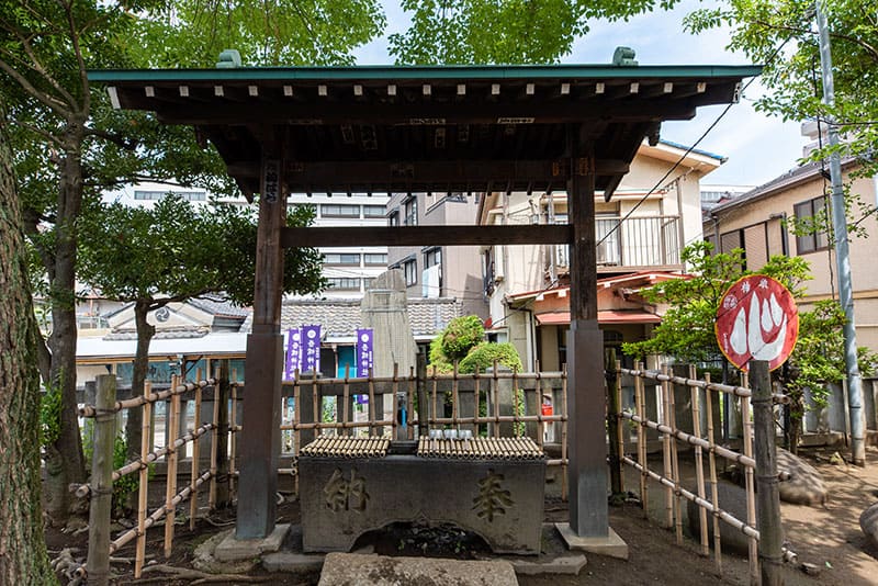 吾嬬神社の手水舎