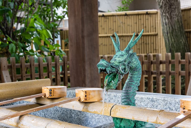 沼袋氷川神社　手水舎龍