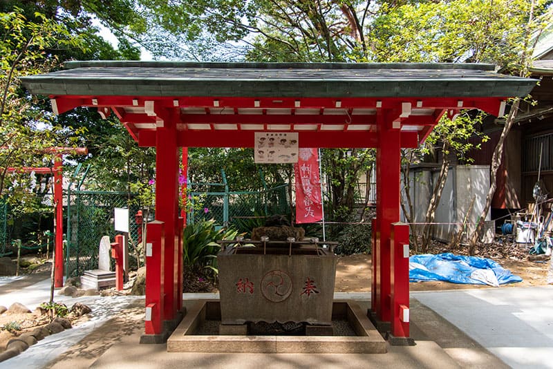 六所神社の手水舎