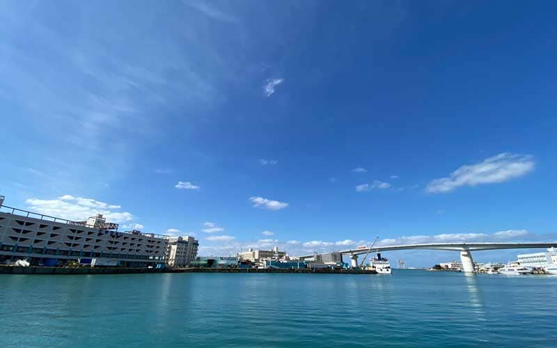 天久宮近くの港