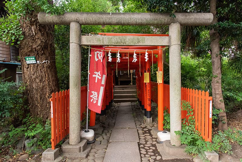 小岩神社　稲荷神社鳥居