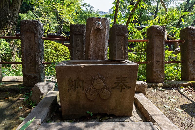 根津神社　乙女稲荷神社手水舎