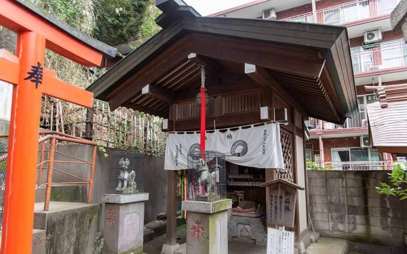 王子稲荷神社 お石様