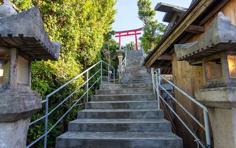 沖宮 天燈山へ続く参道