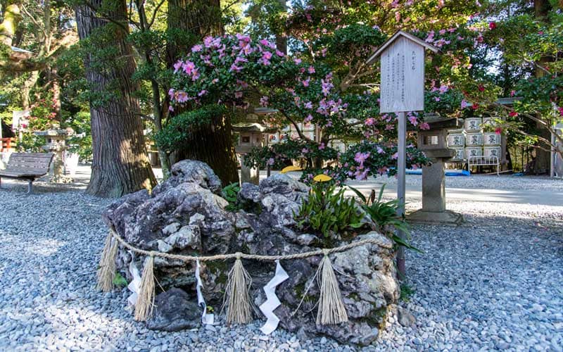猿田彦神社　たから石