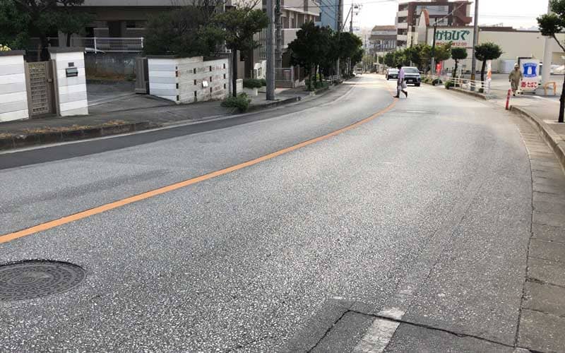 識名宮へ向かう坂