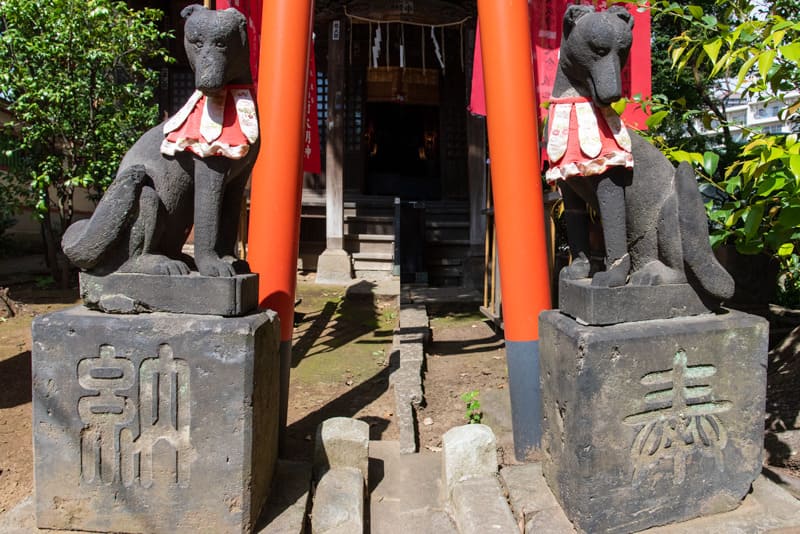 品川神社　阿那稲荷神社　きつね