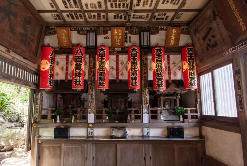 品川神社　阿那稲荷神社　拝殿