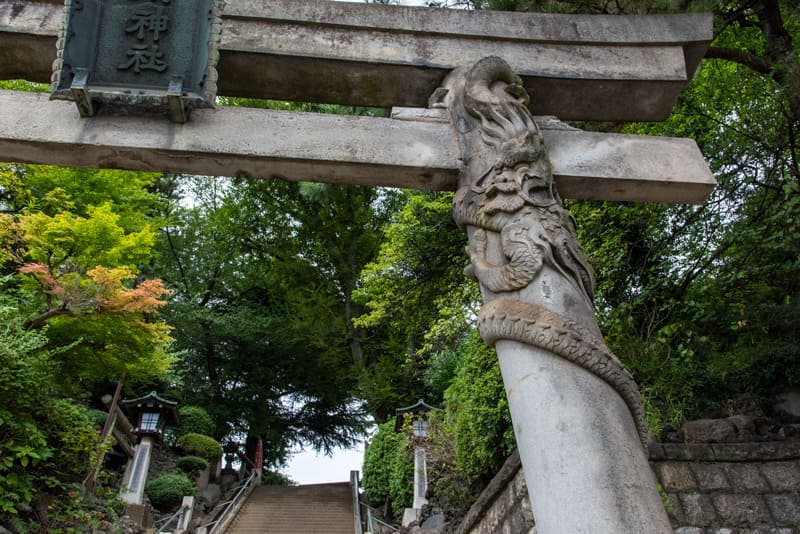 品川神社入り口鳥居　降龍