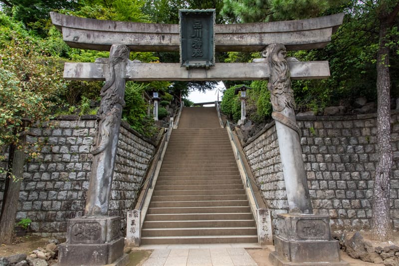 品川神社入り口鳥居　双竜