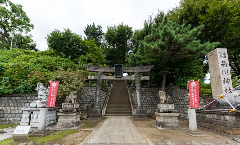 品川神社入り口