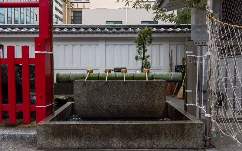 若八幡宮　手水舎